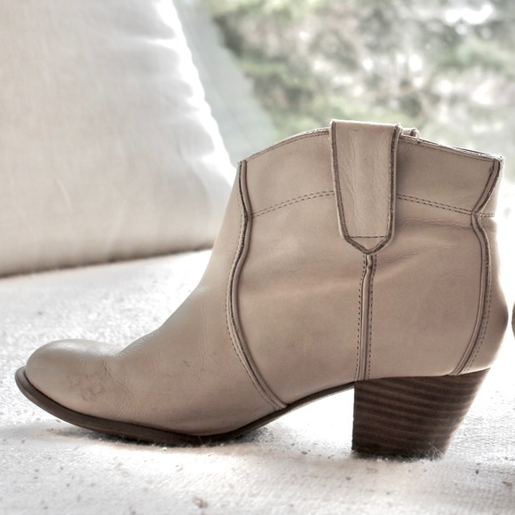 Aldo Vintage Cream Leather Western Booties - Picture 3 of 5